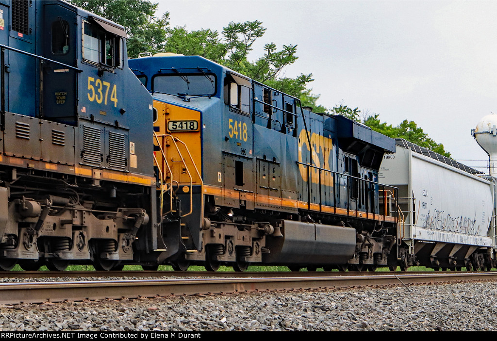 CSX 5418 on M-300